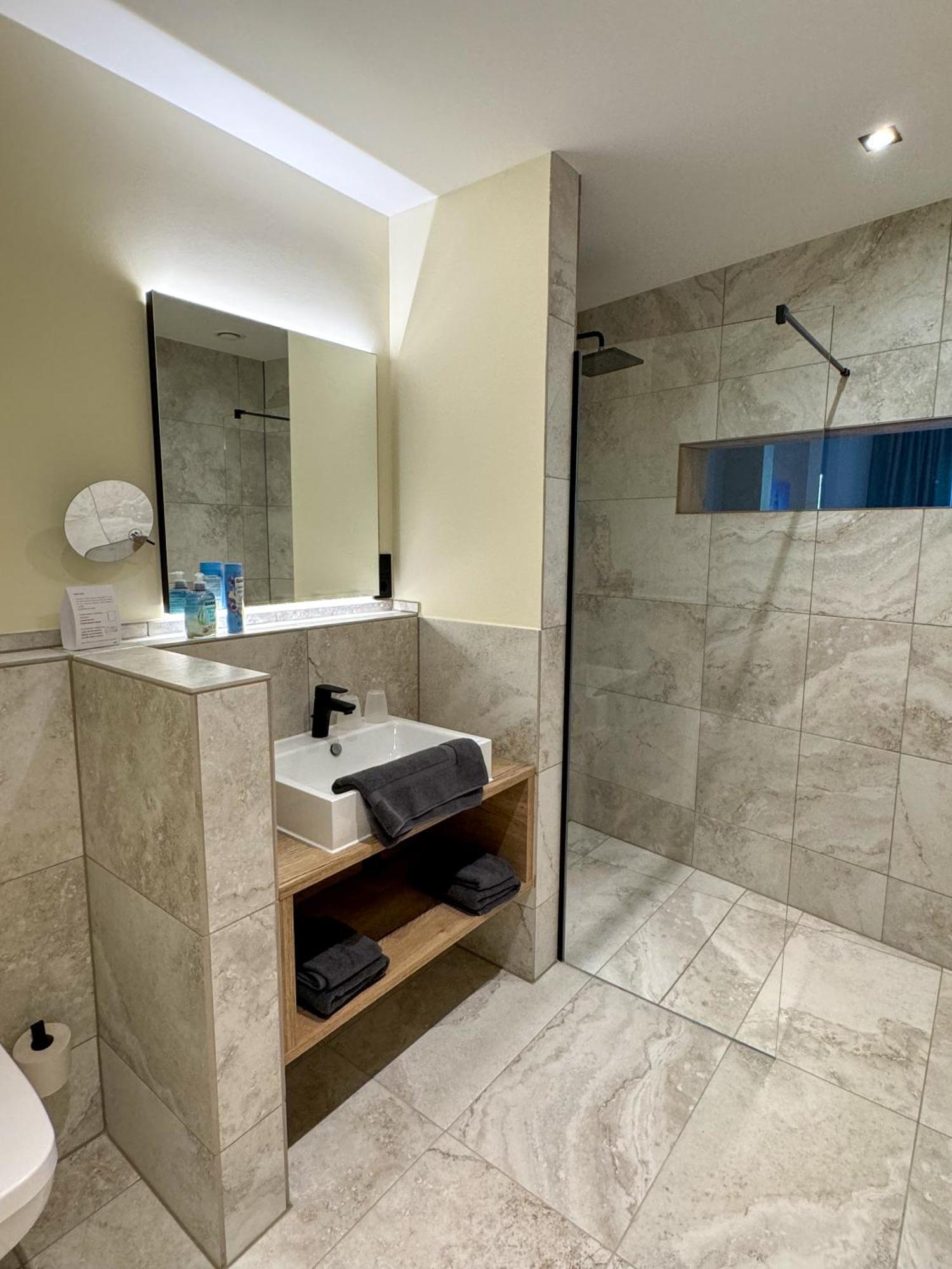 Veenland Hotel Haren Ngoại thất bức ảnh